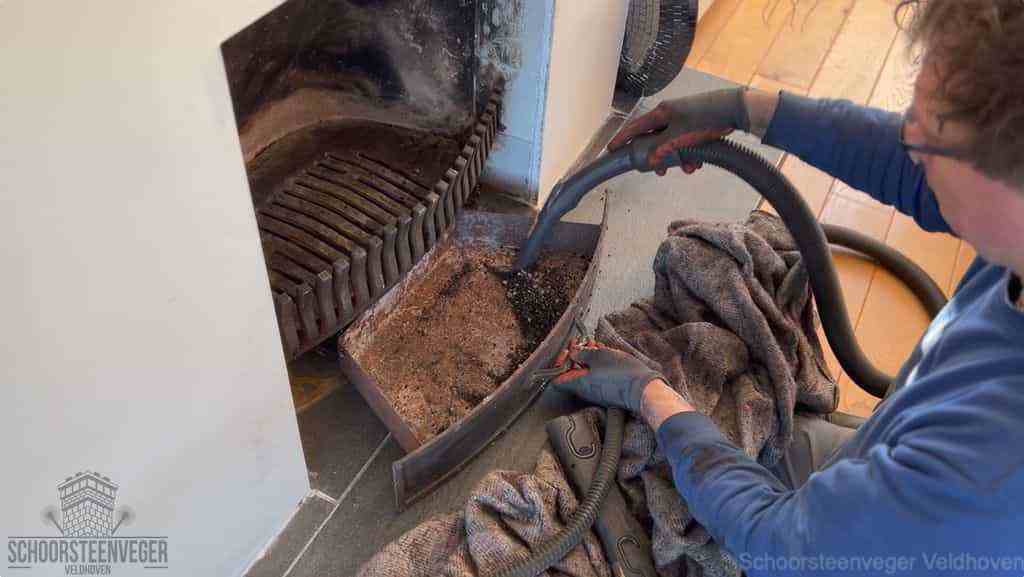 Prijs schoorsteenvegen Veldhoven schouw reinigen Prijs schoorsteenvegen Veldhoven schouw reinigen